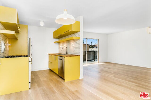 Building Photo - 40 18th Ave