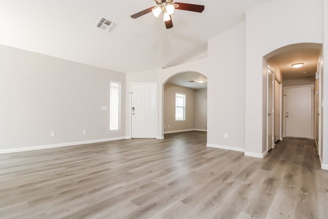 Building Photo - 3245 E Kristal Way