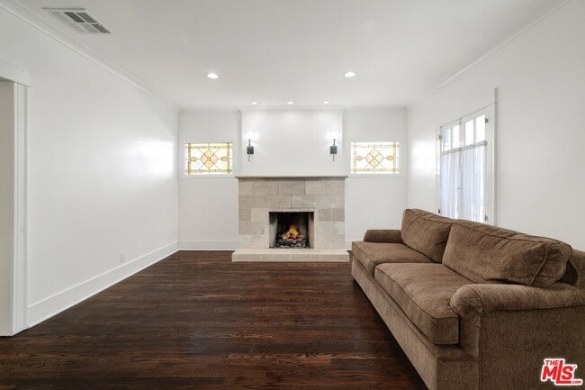 Foto del edificio - 743 N Orange Dr