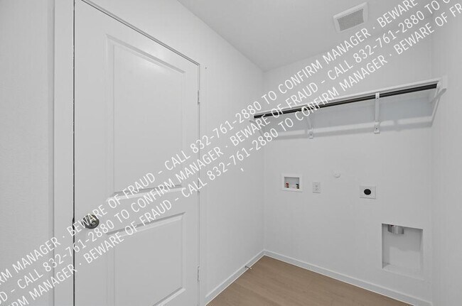 Foto del edificio - 416 Finch Cir