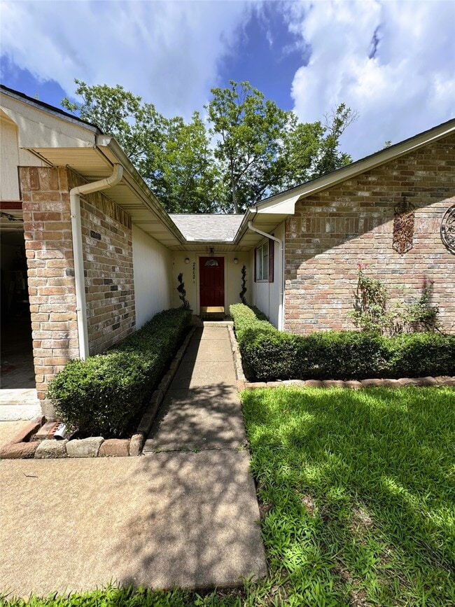 Building Photo - 2802 Old Fort Rd