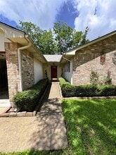 Building Photo - 2802 Old Fort Rd