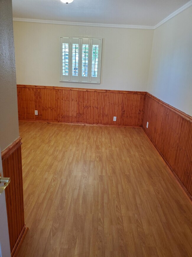 Building Photo - 3405 Chelsea St
