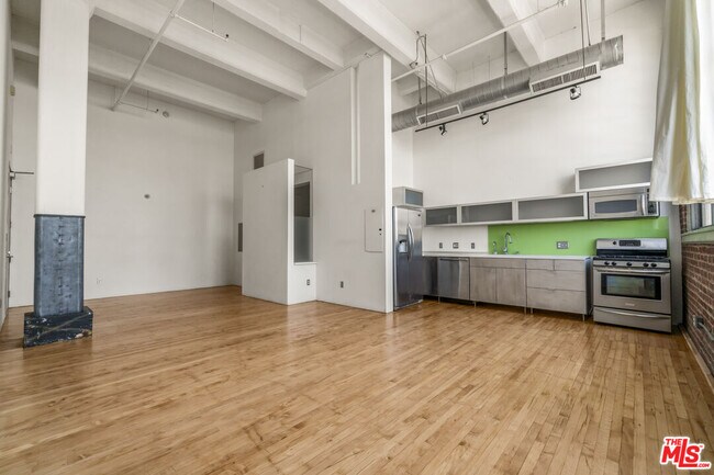 Building Photo - 1850 Industrial St