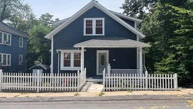 Building Photo - 218 Marshall St
