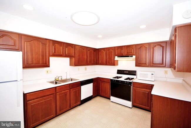 Building Photo - 928 Beacon Way
