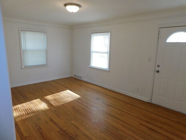 Foto del edificio - 2 Bedroom - Quiet Area - Garage & Full Bas...