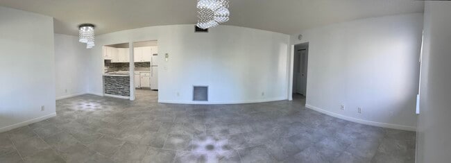 Building Photo - 306 Knotty Pine Cir