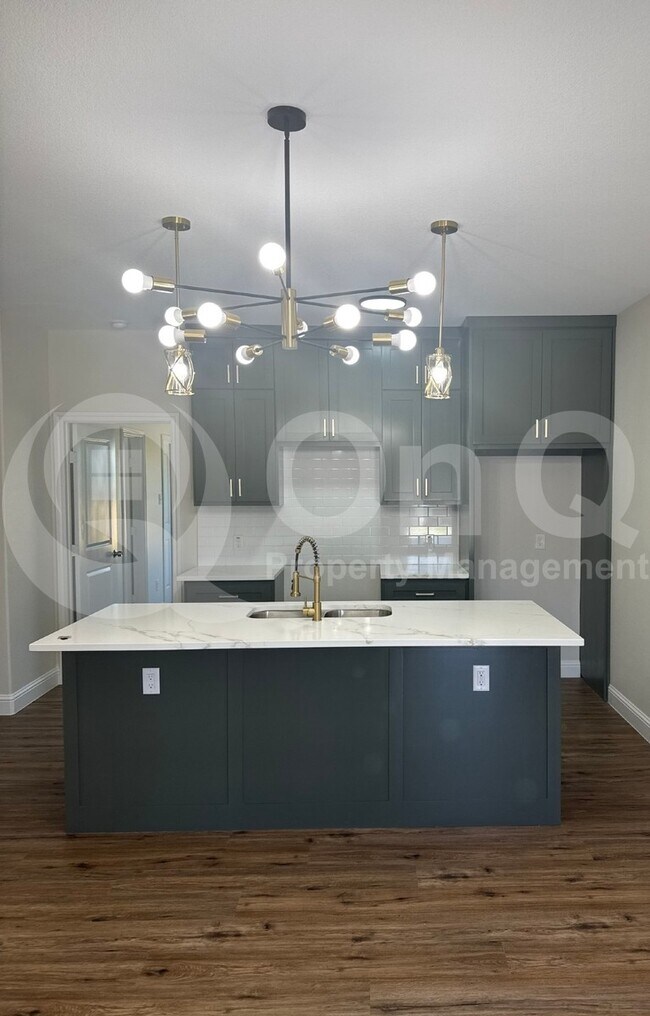 Foto del edificio - 8001 W Elizabeth Ln