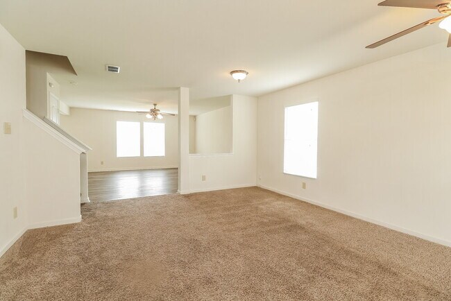Building Photo - 14215 Luscombe Farm Rd