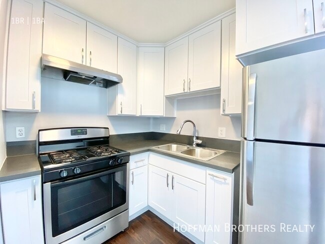 Building Photo - 1911 W 2nd St