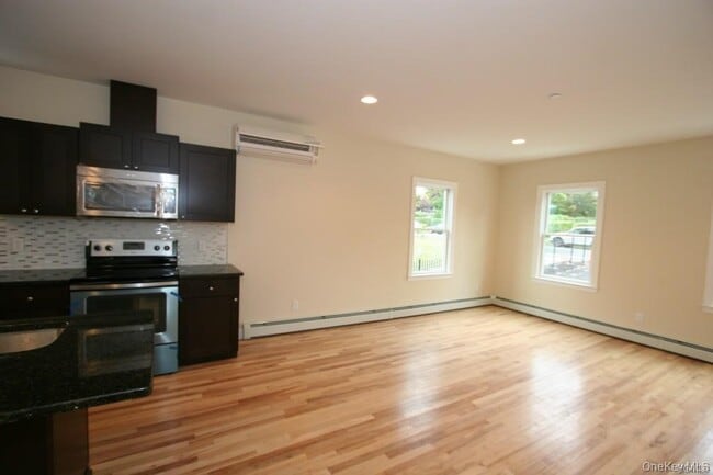 Building Photo - 385 Palisade Ave