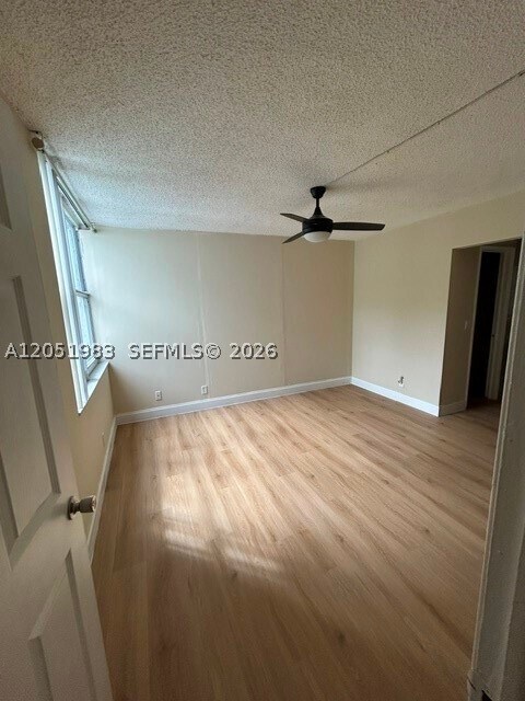 Building Photo - 9461 Evergreen Pl
