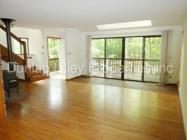 Building Photo - 612 Cedar Brook Way
