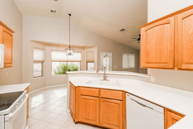 Foto del edificio - 6152 S Hidden Hill