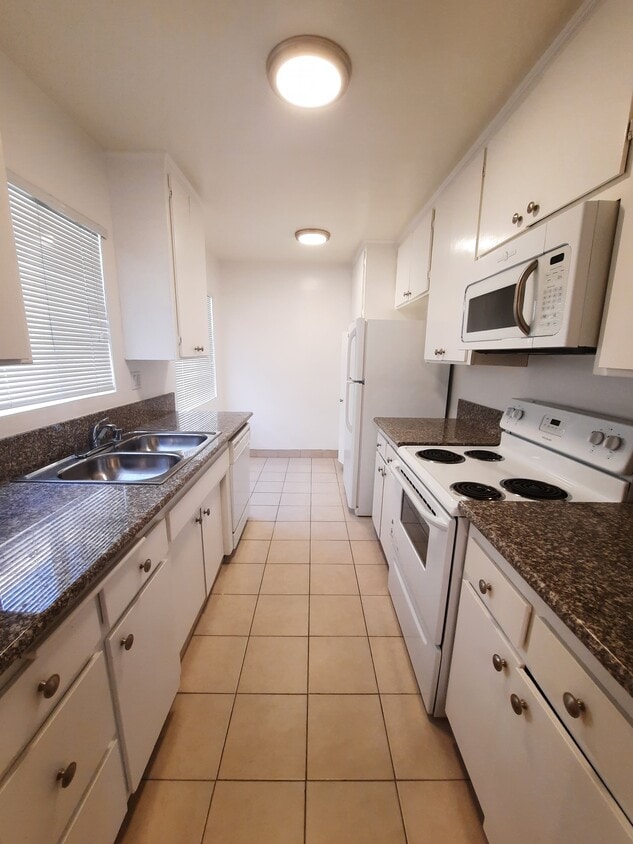 Primary Photo - 649 Westbourne Dr