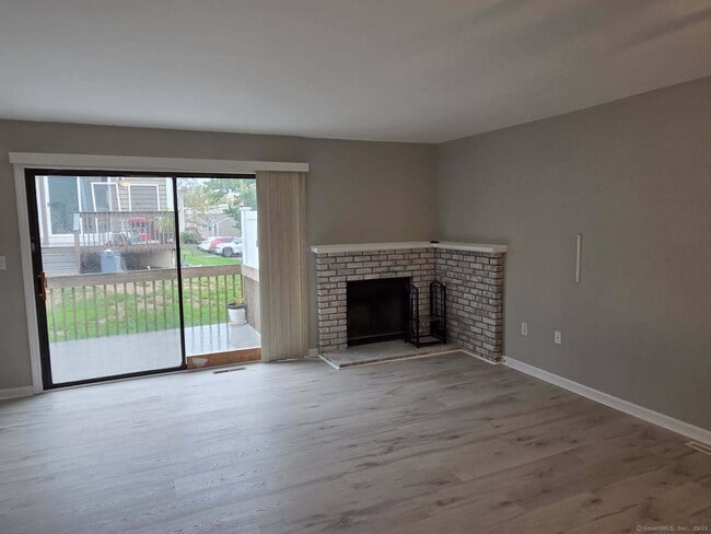 Building Photo - 335 Monticello Dr