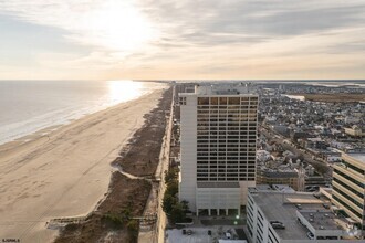 Building Photo - 3851 Boardwalk