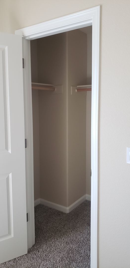 Building Photo - Brand New 3 bedroom 2 1/2 bath Located in ...
