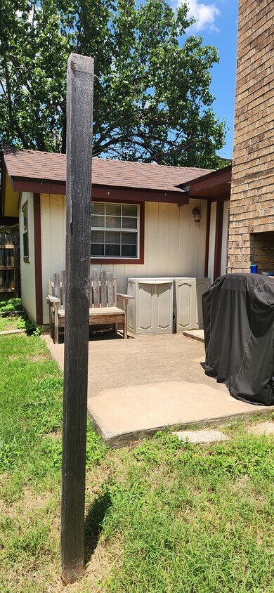 Primary Photo - 1730 Ryon Ln