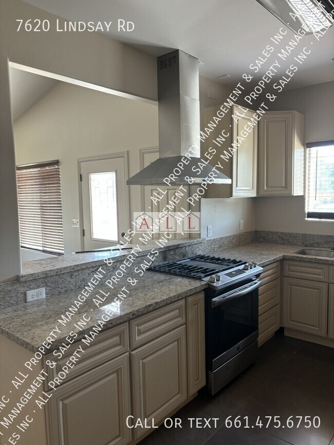 Foto del edificio - 7620 Lindsay Rd
