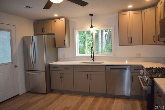 Foto del edificio - 9010 Kennedy Ln