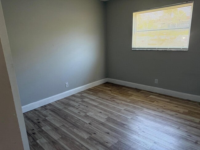 Foto del edificio - 5174 NE 6th Ave