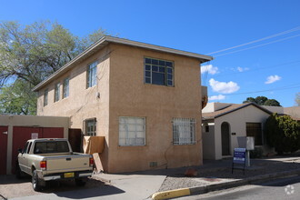 121 Terrace Ave SE Albuquerque, New Mexico Near UNM - 121 Terrace St SE