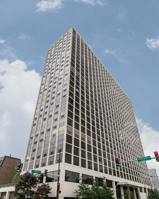 Primary Photo - 4343 N Clarendon Ave
