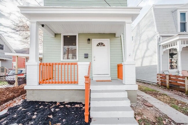 Building Photo - Private Unfurnished Single Family Home In ...