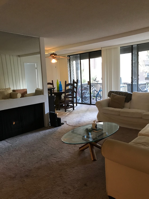 13909 Old Harbor Ln, Marina del Rey, CA 90292 Apartments in Marina