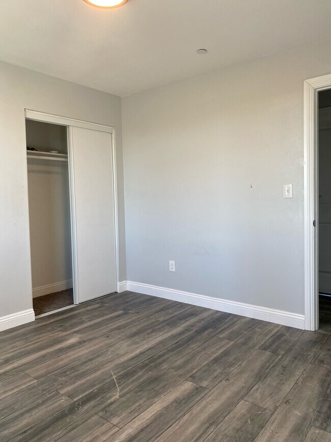 Bedroom/Closet - 432 W 99th St