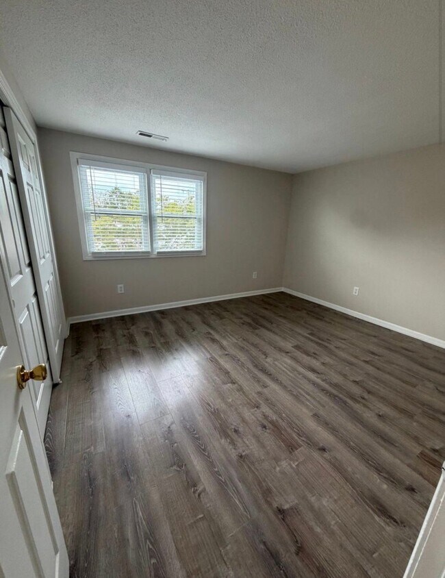 Foto del edificio - 4516 N Main St