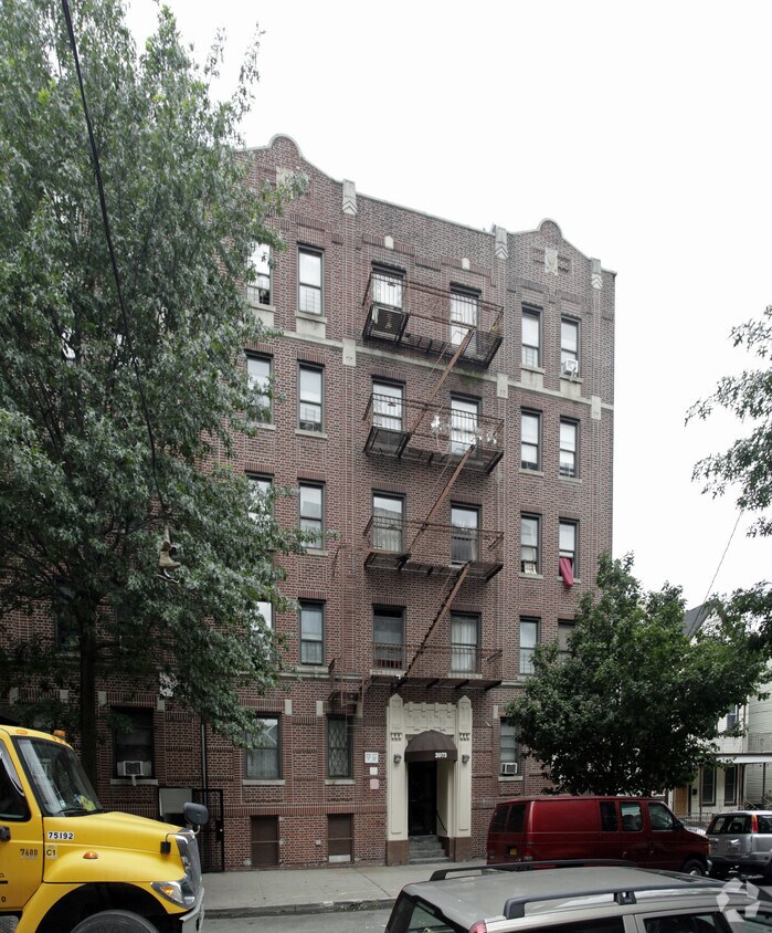 2973 Briggs Ave, Bronx, NY 10458 Apartments in Bronx, NY
