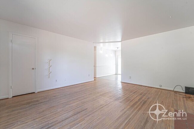Foto del edificio - 606 SE 102nd Ave