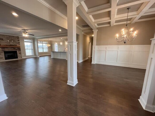 Building Photo - 7419 Flint Xing Cir SE