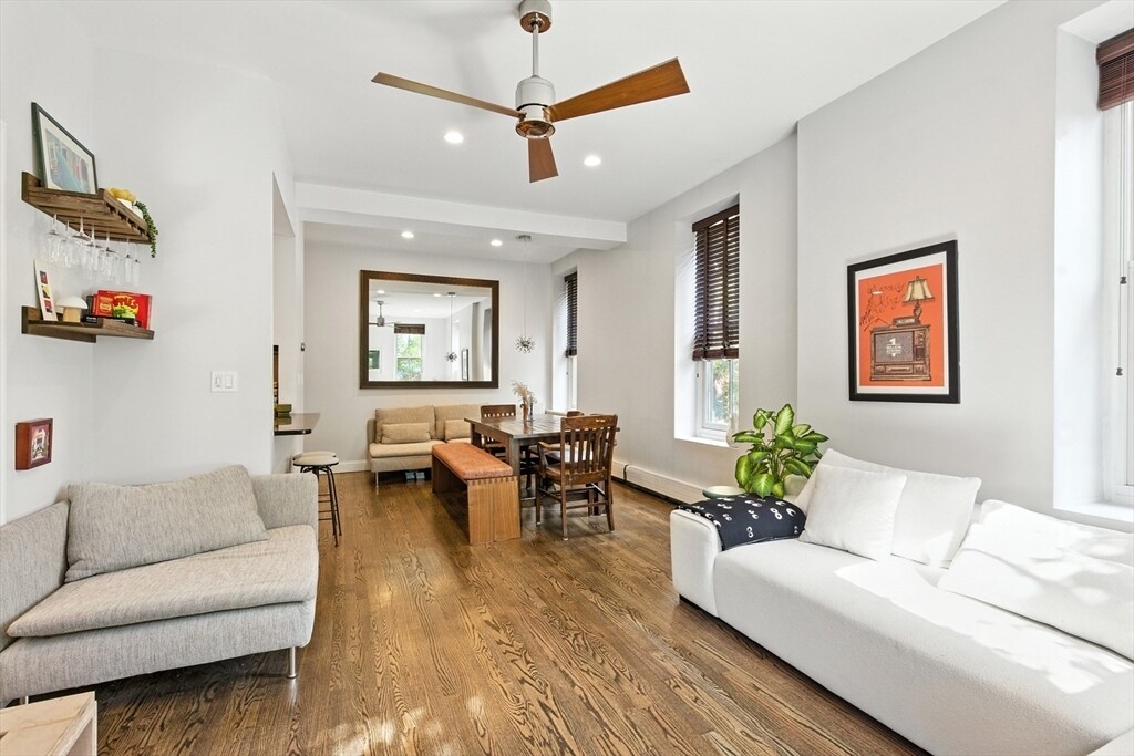 Foto principal - 30-34-34 E Concord St
