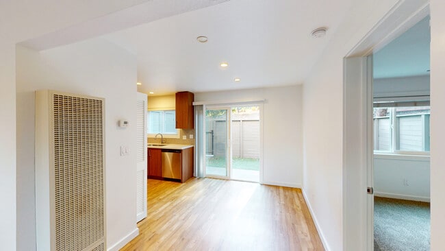 Building Photo - 1443 Casa Buena Dr