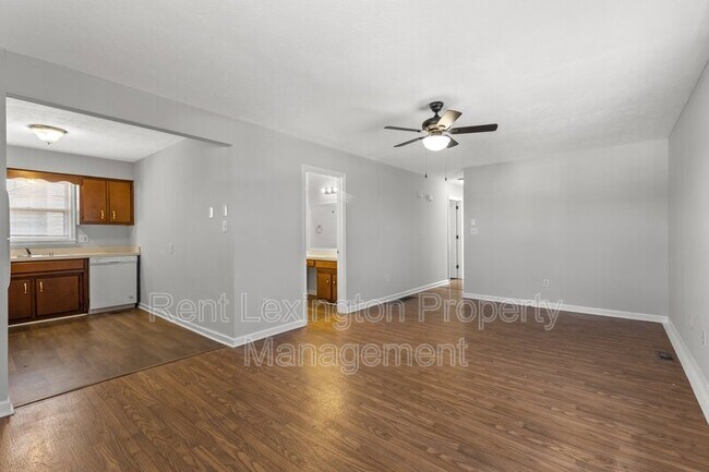 Building Photo - 3237 Bowie Dr