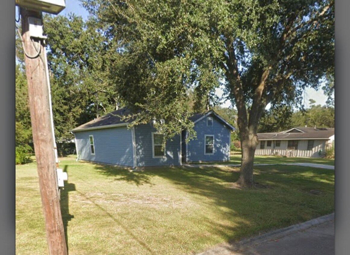 Foto del edificio - 490 Enfield Ln