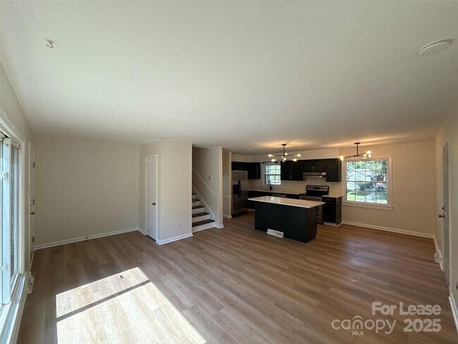 Foto del edificio - 6201 Bonnybrook Ln