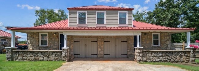 Building Photo - 15625 E 11th St