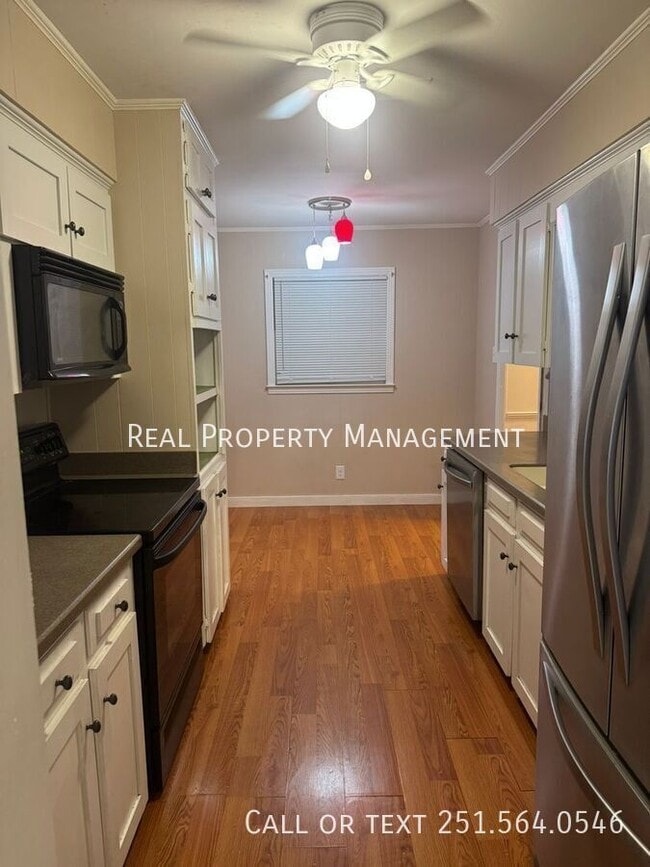 Foto del edificio - 4440 Nicholl Dr