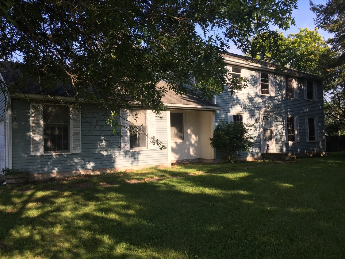 4751 4 Seasons Dr Liverpool, NY 13088 Alquileres en Liverpool, NY