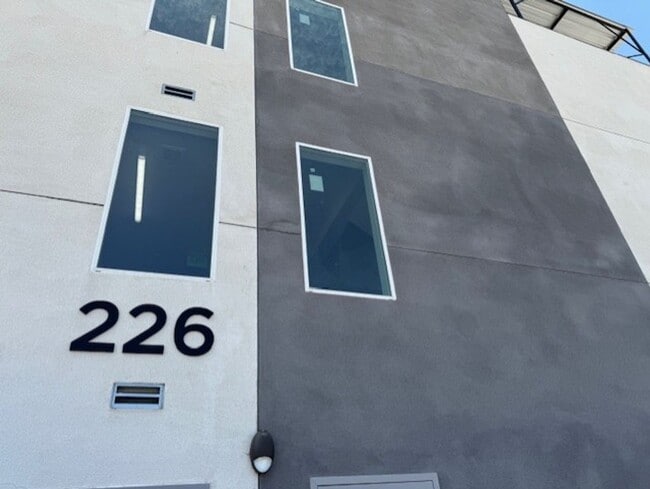 Foto del edificio - 226 W 87th St