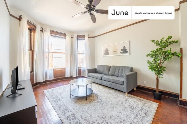 Foto del edificio - Room in Shared 3 bed/1 bath home