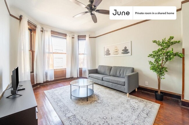 Building Photo - Room in Shared 3 bed/1 bath home
