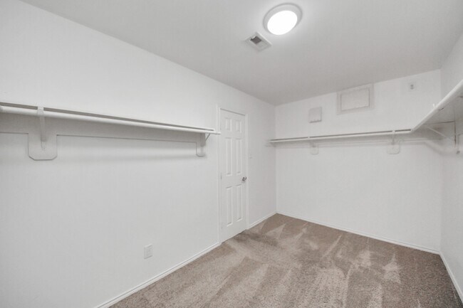 Foto del edificio - 16611 Gentle Stone Dr