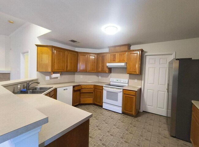Building Photo - 4301 Pinon Ridge Dr