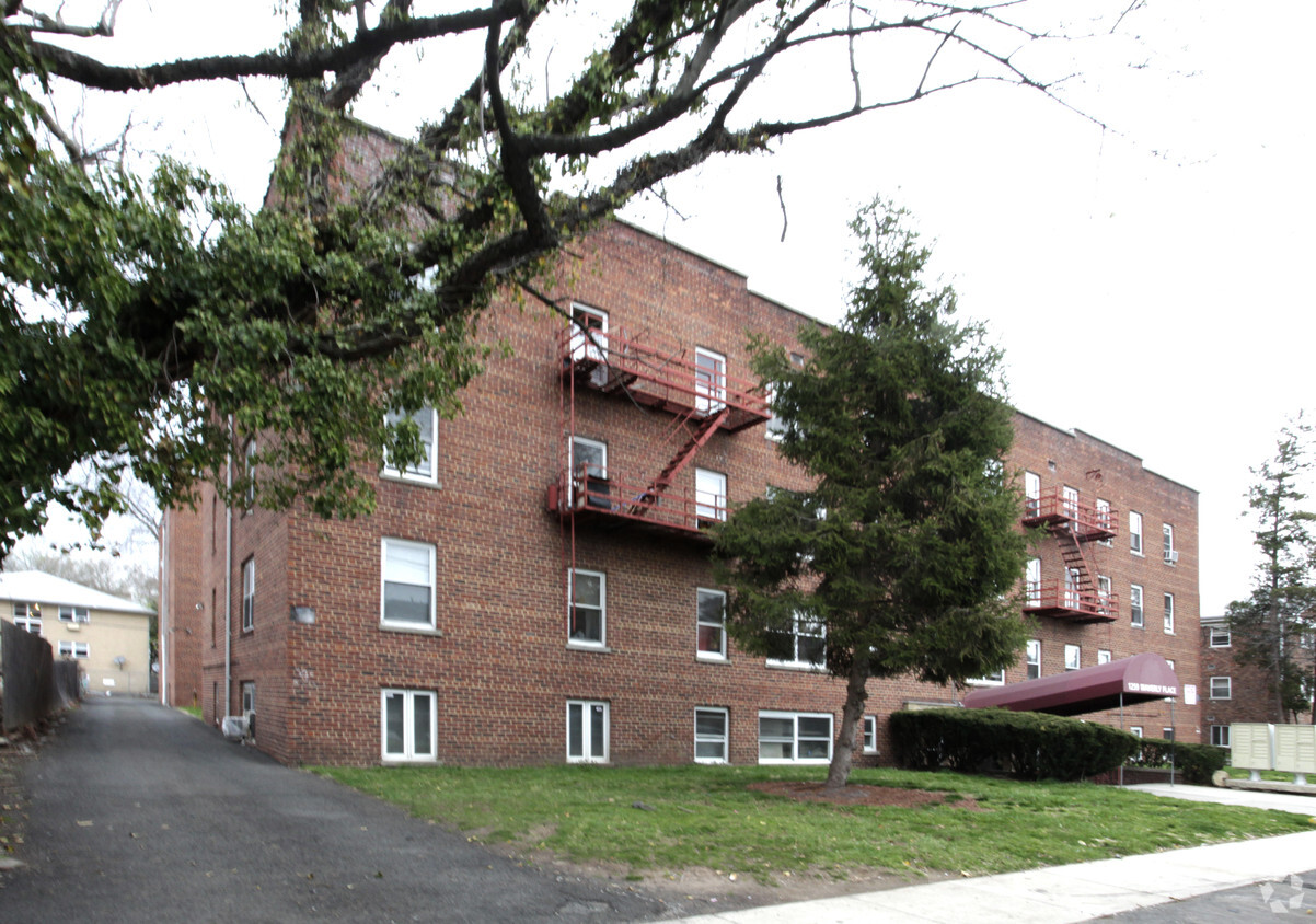 Building Photo - Waverly Place